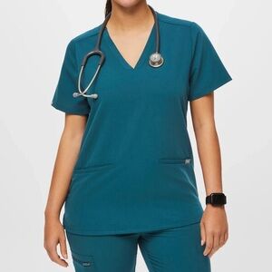 FIGS Scrubs Casma 3 pocket scrub top women’s small